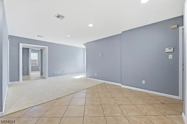 459 Fulton St, Elizabeth City, NJ 07206