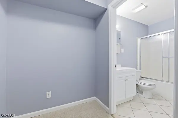 459 Fulton St, Elizabeth City, NJ 07206