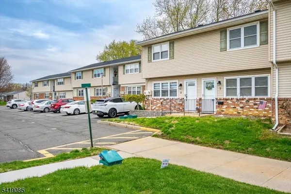 7 Kansas Ct, Old Bridge Twp., NJ 07747