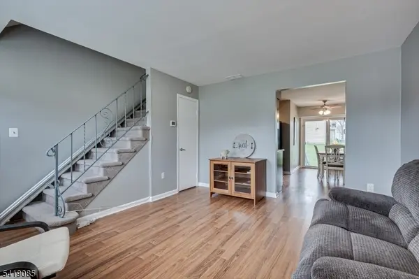 7 Kansas Ct, Old Bridge Twp., NJ 07747