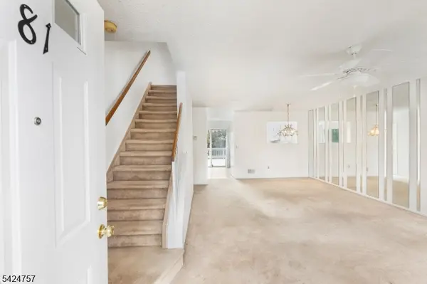 81 Woodland Dr, Roselle Boro, NJ 07203