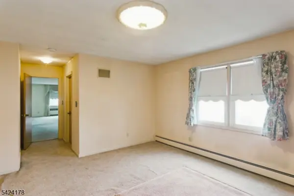 2100 Orchard Ter, Linden City, NJ 07036