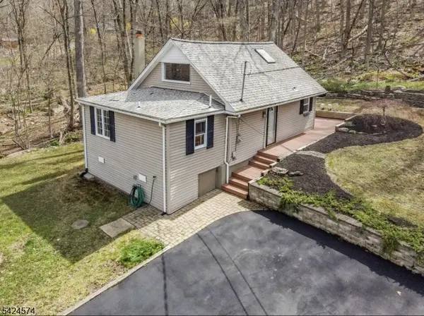 23 Old Woodland Trl, Jefferson Twp., NJ 07438