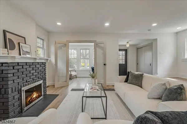 210 Paterson Ave, Hasbrouck Heights Boro, NJ 07604