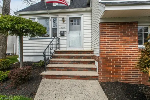 636 Roosevelt St, Westfield Town, NJ 07090