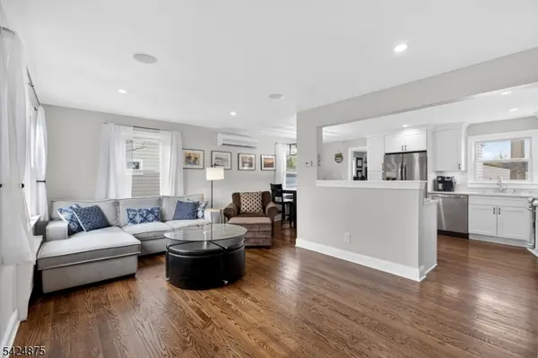 636 Roosevelt St, Westfield Town, NJ 07090