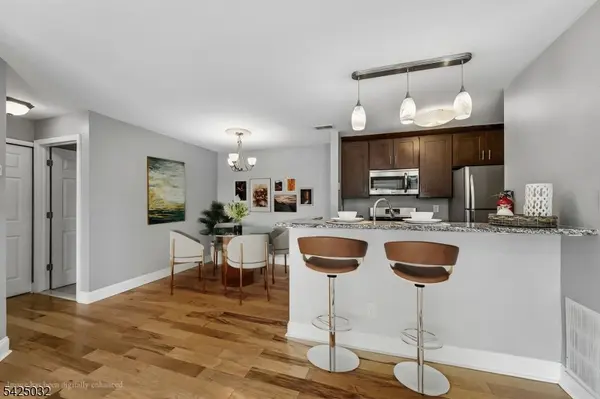 21 LEAR CT. #21, East Brunswick Twp., NJ 08816