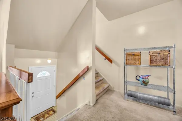 303 Holly Dr, Perth Amboy City, NJ 08861