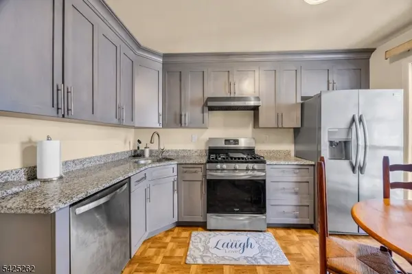 303 Holly Dr, Perth Amboy City, NJ 08861