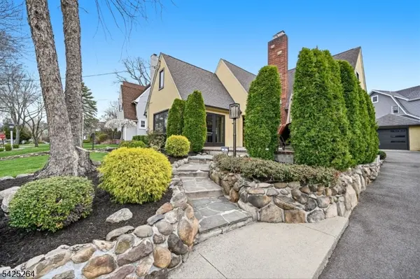 11 Ashton Pl, Glen Rock Boro, NJ 07452