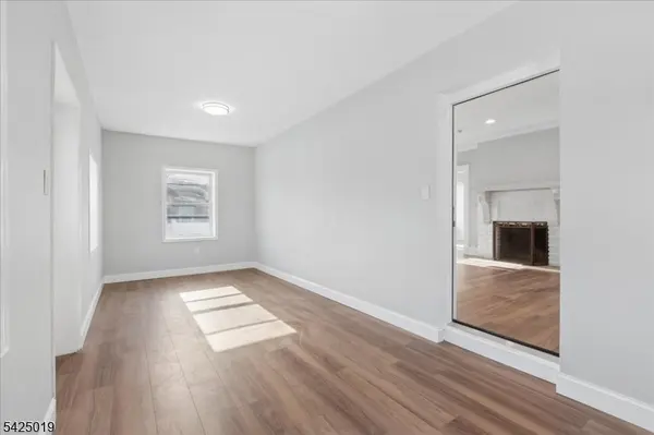 109 E 6Th Ave, Roselle Boro, NJ 07203