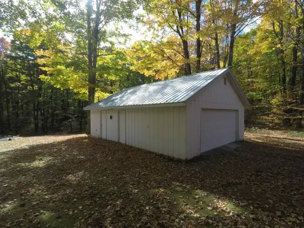 7841 W 28 RD, Slagle Twp, MI 49638