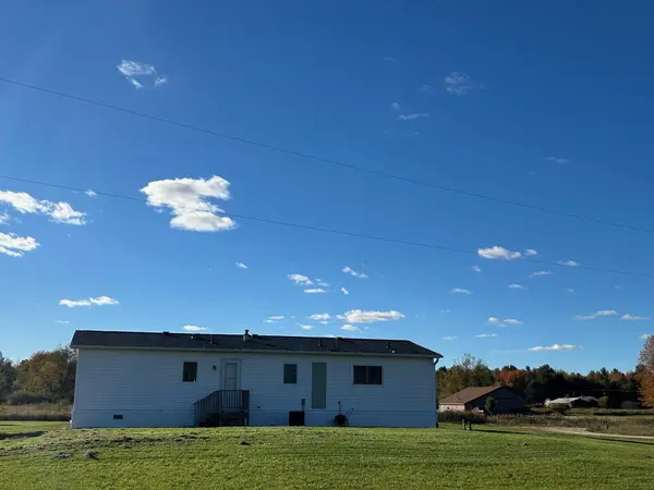 5614 Cavender DR, Chippewa Twp, MI 48883