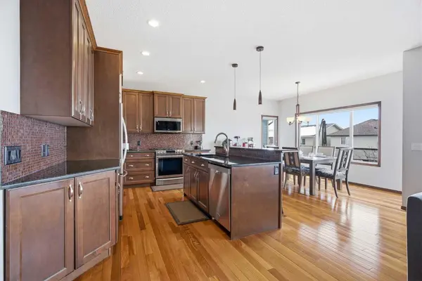 126 Pantego WAY NW, Calgary, AB T3K 0K6