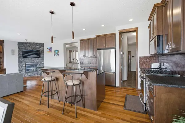 126 Pantego WAY NW, Calgary, AB T3K 0K6