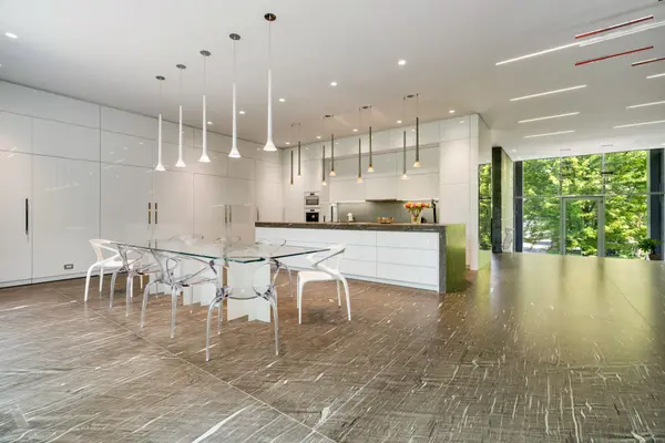 130 Riverview DR, Toronto C04, ON M4N 3C8