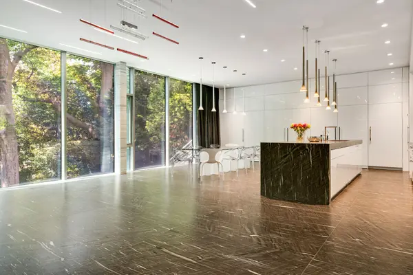 130 Riverview DR, Toronto C04, ON M4N 3C8