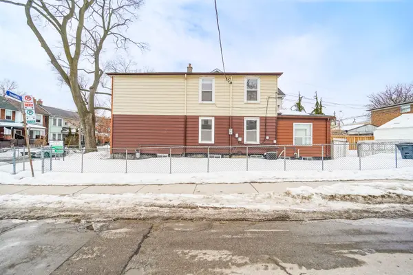 104 Benson AVE, Toronto C02, ON M6G 2J1