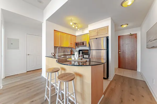 18 Kenaston GDNS #713, Toronto C15, ON M2K 3C7