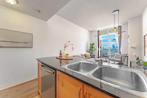 18 Kenaston GDNS #713, Toronto C15, ON M2K 3C7