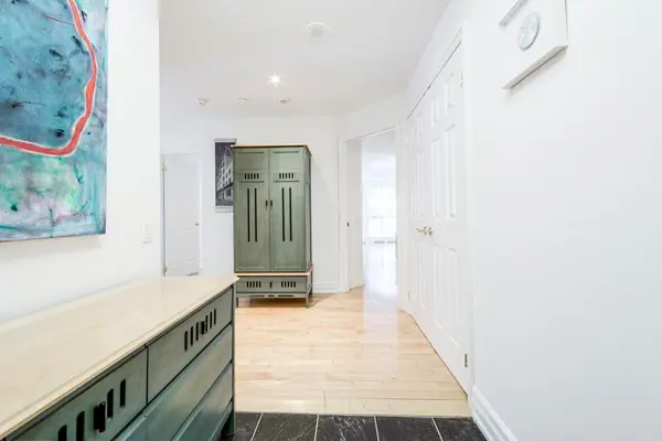 38 Avenue RD #305, Toronto C02, ON M5R 2G2