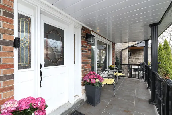 34 Mystic AVE, Toronto E06, ON M1L 4G9