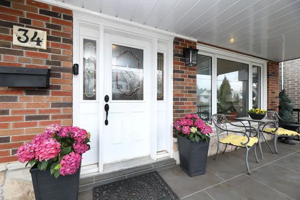 34 Mystic AVE, Toronto E06, ON M1L 4G9