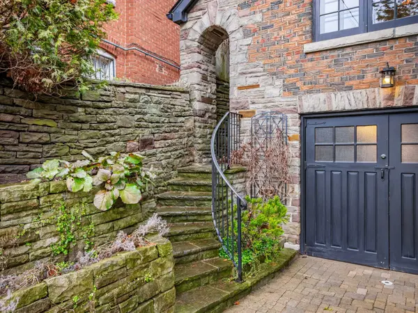 263 Glen Manor DR E, Toronto E02, ON M4E 2Y3