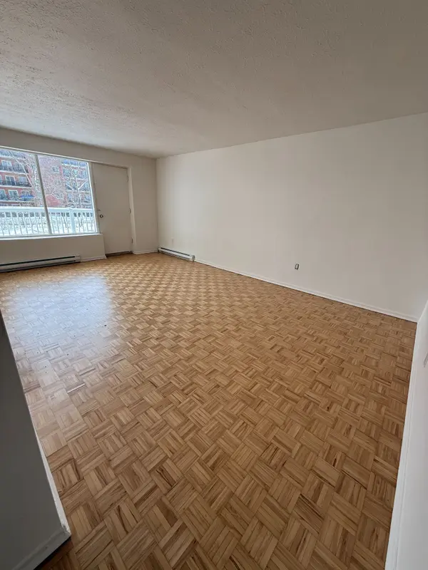 95 Taunton RD E #206, Oshawa, ON L1G 3T6