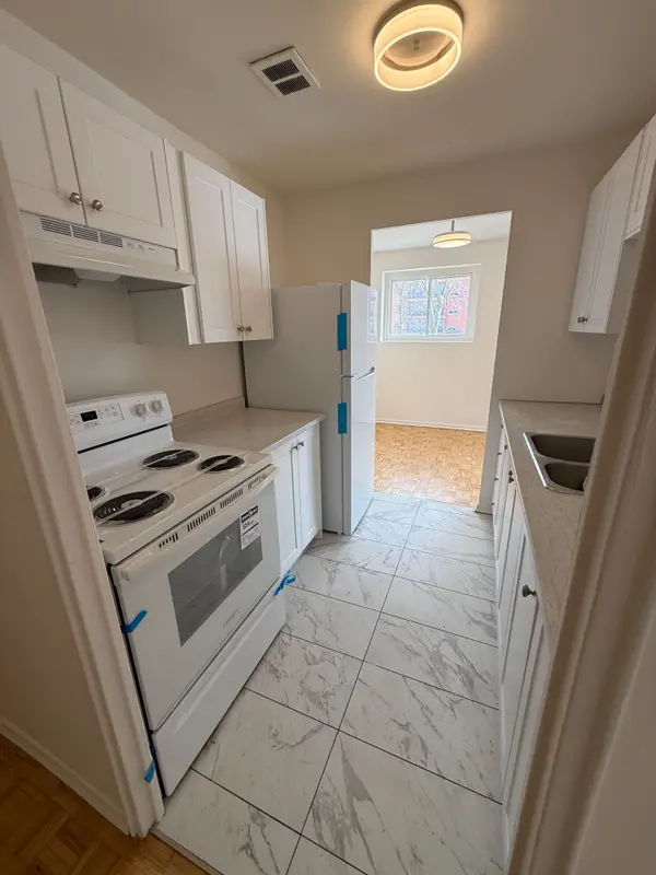 95 Taunton RD E #206, Oshawa, ON L1G 3T6