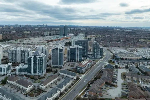 85 North Park RD #505, Vaughan, ON L4J 0H9