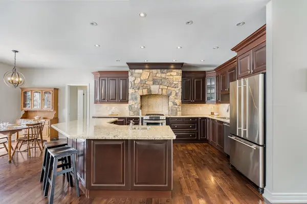 30 Fisher DR, Adjala-tosorontio, ON L0M 1J0