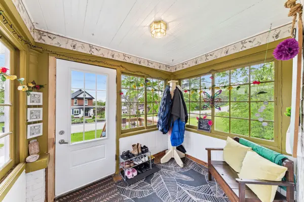 746 Sixth AVE, Tay, ON L0K 1R0