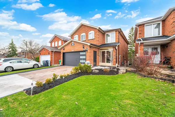 4616 Owl CIR, Mississauga, ON L4Z 2P9