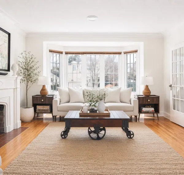 3 Glenroy AVE, Toronto W07, ON M8Y 2L9