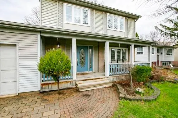 125 Madoc DR, Brampton, ON L6V 2A5