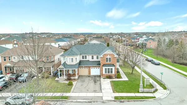 30 ORANGEGROVE DR, Brampton, ON L7A 3N4