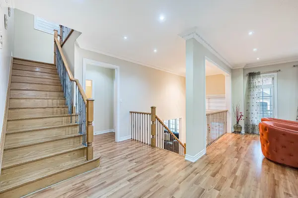 15 Picasso DR, Brampton, ON L6P 3L6