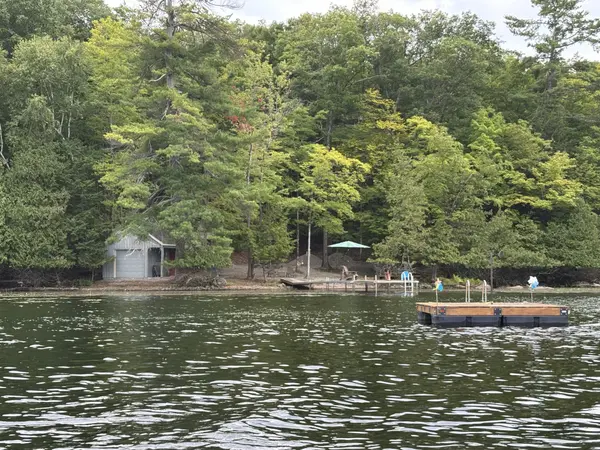 200 Walnut Point RD, Rideau Lakes, ON K0G 1E0