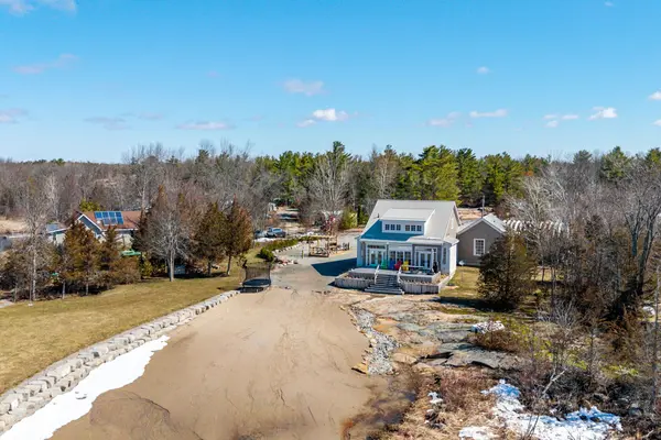 101 Evergreen LN, Georgian Bay, ON L0K 1S0