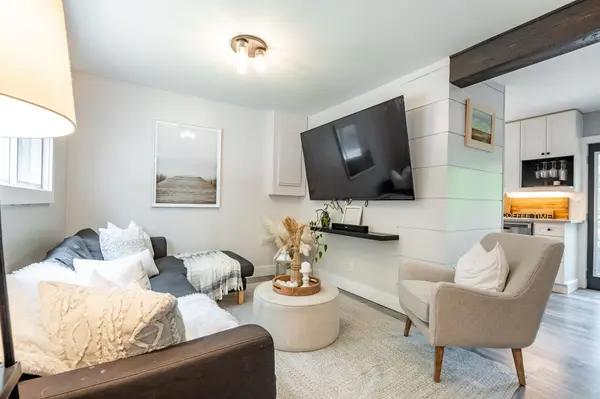 16 Walpole ST, Huntsville, ON P1H 1V3