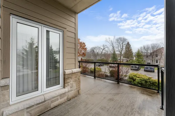 94 Francis ST W #104, Kawartha Lakes, ON K0M 1N0