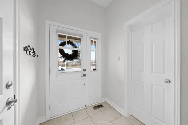 766 Paul Metivier DR, Barrhaven, ON K2J 3G4