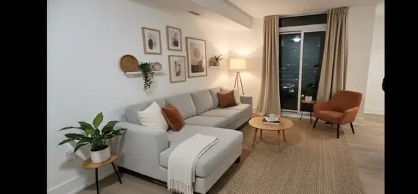 206 King ST W #711, Hamilton, ON L8P 1A5