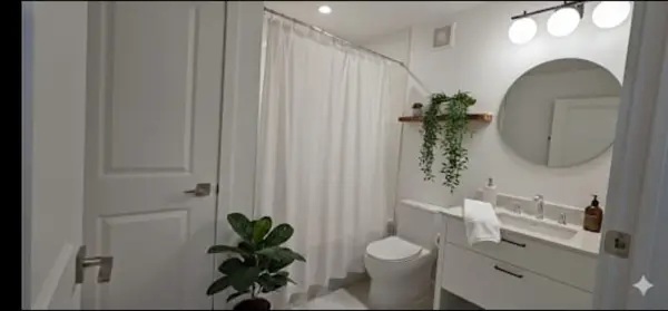 206 King ST W #711, Hamilton, ON L8P 1A5