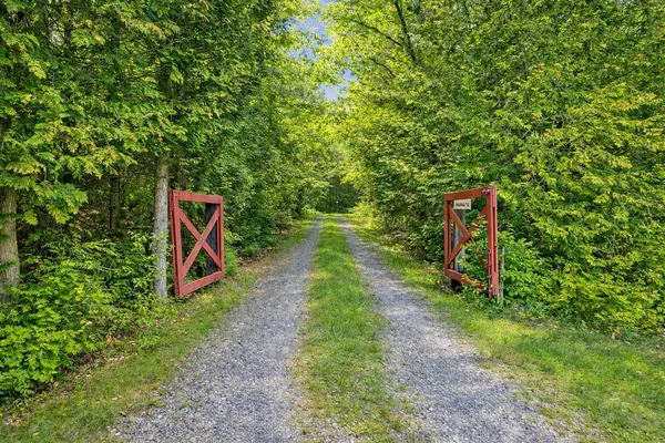 53 Birdwood LN, Mcdougall, ON P2A 2W7