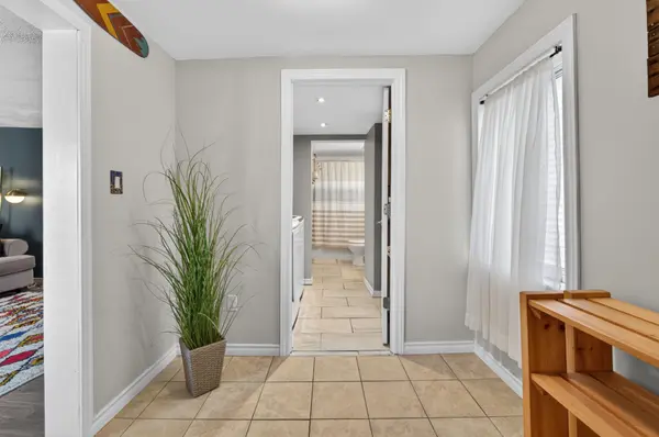 30 Cambridge AVE, Hamilton, ON L8H 1T5