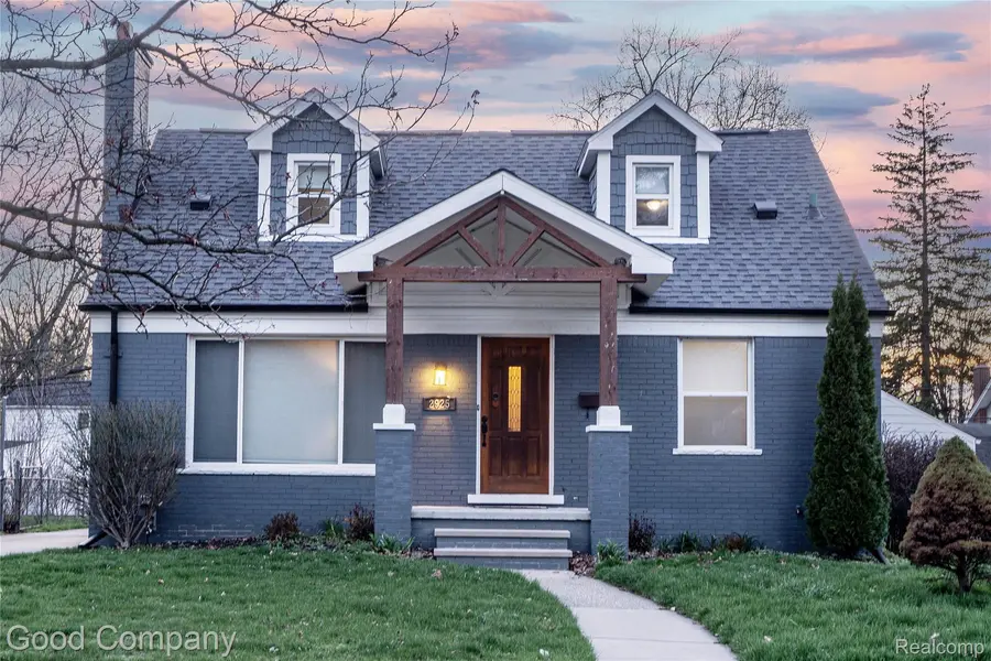 2925 Benjamin AVE, Royal Oak, MI 48073