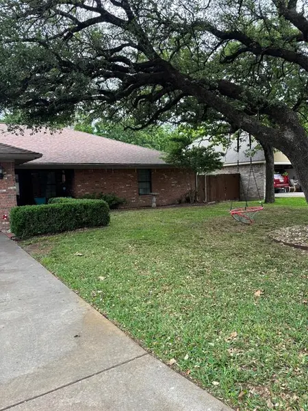 1809 N Cypress Avenue, Stephenville, TX 76401