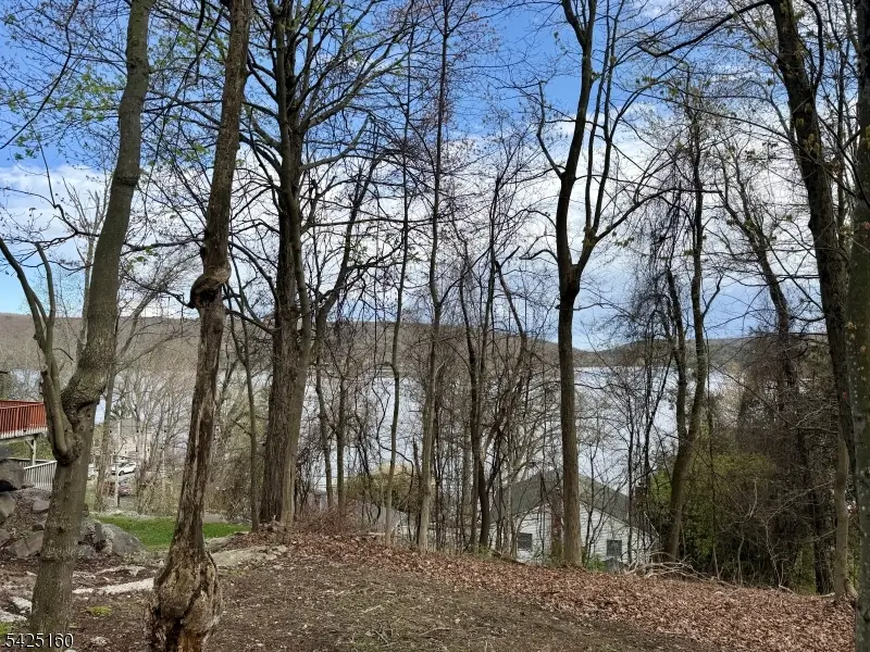 3 Neptune Rd, West Milford Twp., NJ 07421